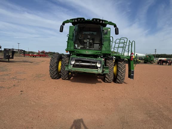 Image of John Deere S780 equipment image 4