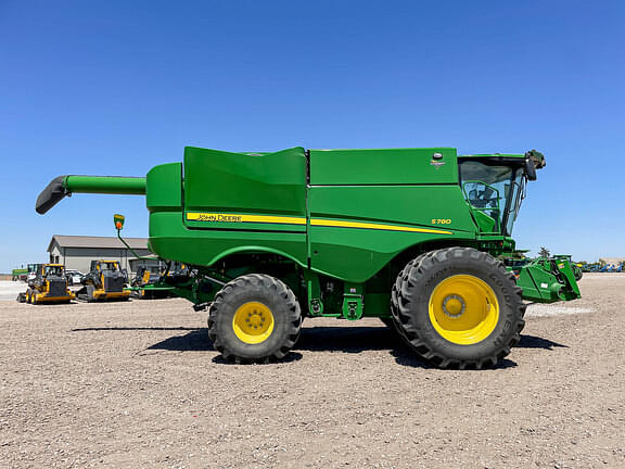 Image of John Deere S780 equipment image 3