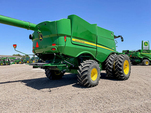 Image of John Deere S780 equipment image 4
