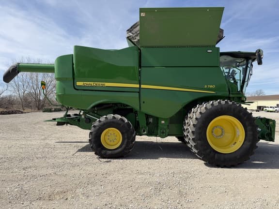 Image of John Deere S780 equipment image 4