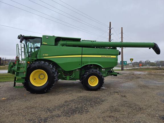 Image of John Deere S780 equipment image 1