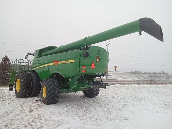 Image of John Deere S780 equipment image 2