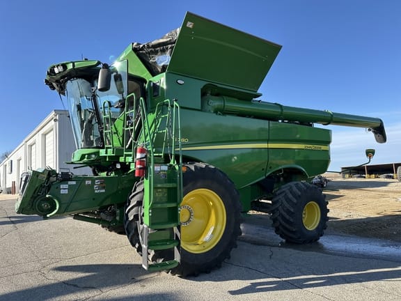 2023 John Deere S780 Equipment Image0