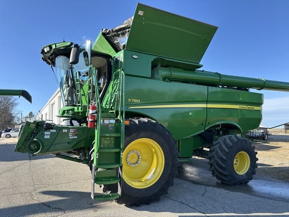 Image of John Deere S780 equipment image 4