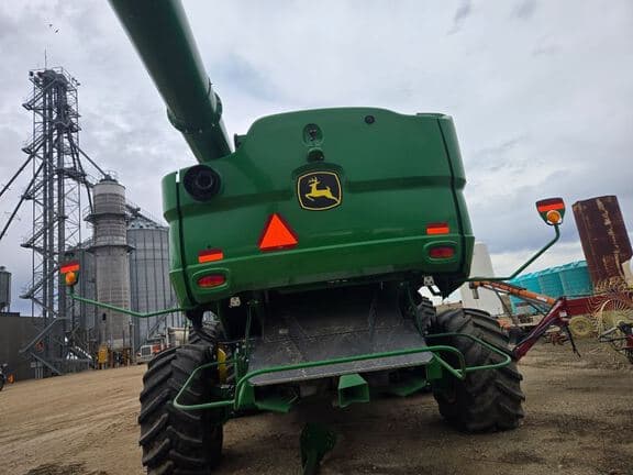 Image of John Deere S780 equipment image 2