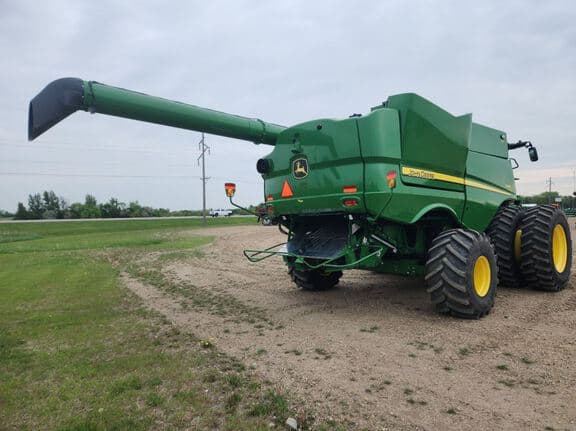 Image of John Deere S780 equipment image 4