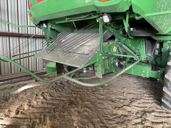 Image of John Deere S780 equipment image 3