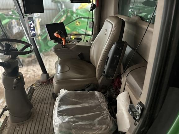 Image of John Deere S780 equipment image 4