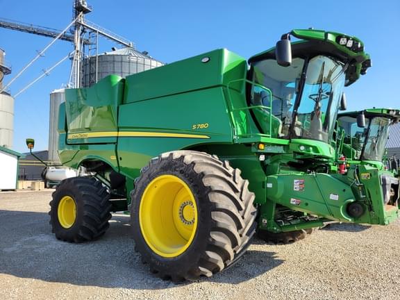 Image of John Deere S780 equipment image 1