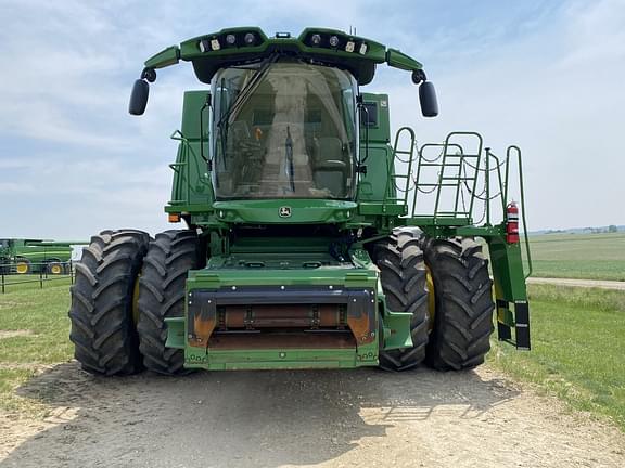 Image of John Deere S780 equipment image 1