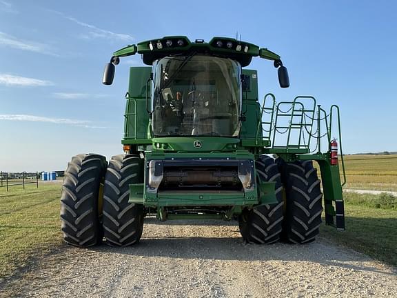 Image of John Deere S780 equipment image 1