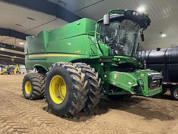 Image of John Deere S780 equipment image 1