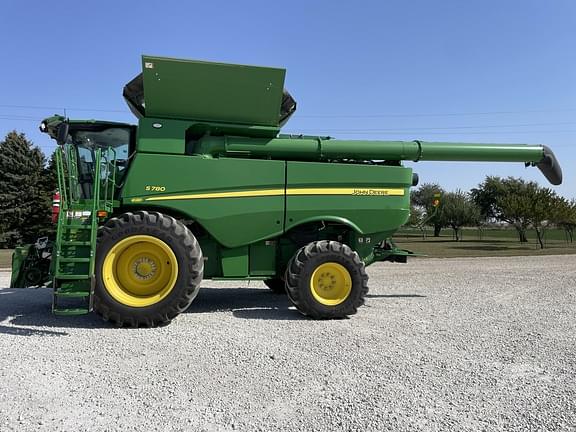 Image of John Deere S780 equipment image 3