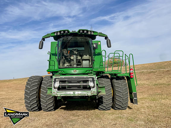 Image of John Deere S780 equipment image 1