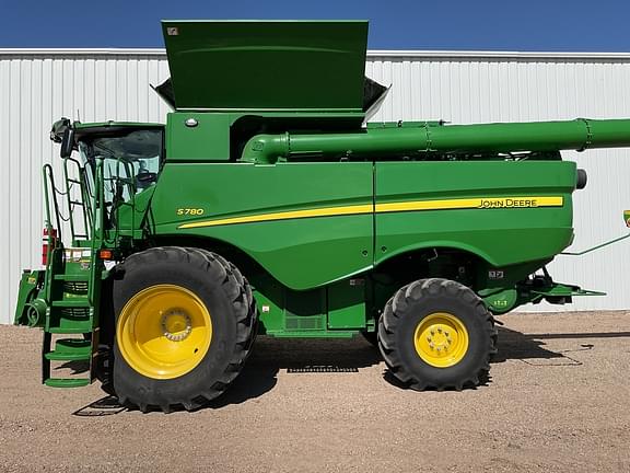 Image of John Deere S780 equipment image 1