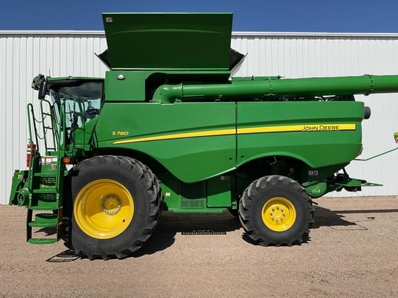 Image of John Deere S780 equipment image 1