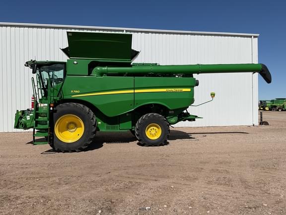 Image of John Deere S780 equipment image 2