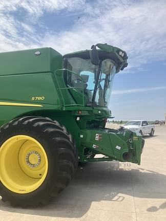 Image of John Deere S780 equipment image 3