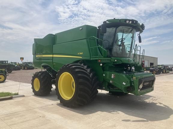 Image of John Deere S780 equipment image 1