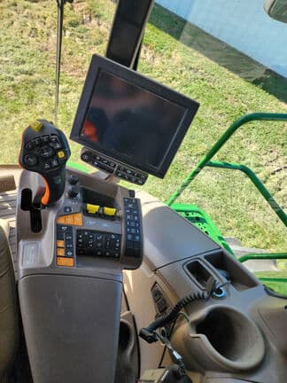Image of John Deere S780 equipment image 1