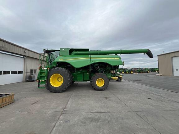 Image of John Deere S780 equipment image 1