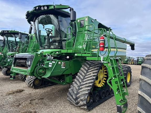 Image of John Deere S780 equipment image 2