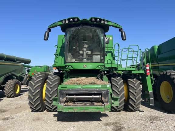 Image of John Deere S780 equipment image 1