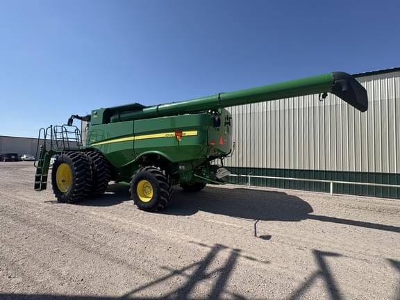 Image of John Deere S780 equipment image 2