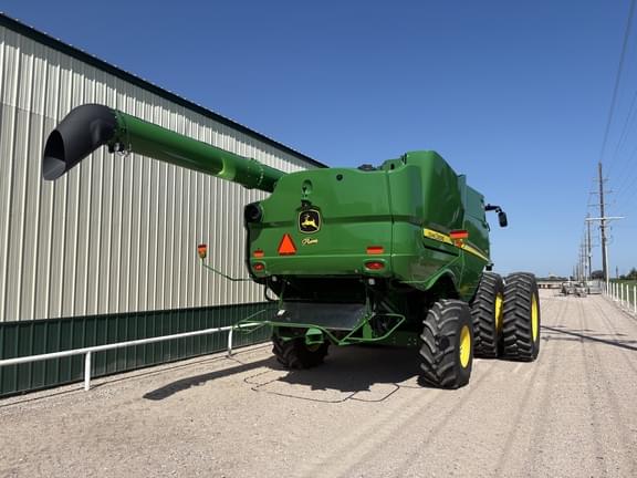 Image of John Deere S780 equipment image 4