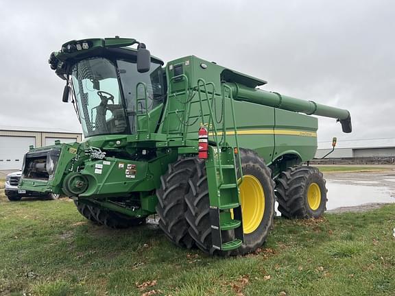 Image of John Deere S780 Image 0