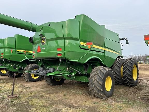 Image of John Deere S780 equipment image 2