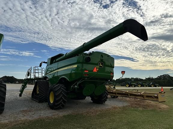 Image of John Deere S780 equipment image 3