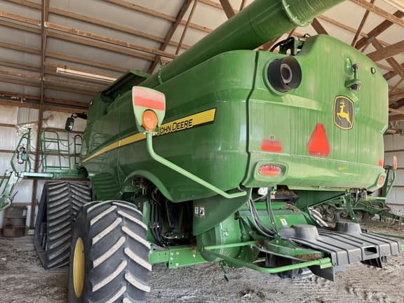 Image of John Deere S780 equipment image 1