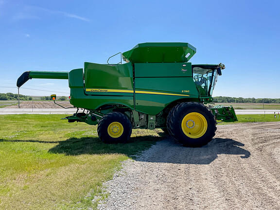 Image of John Deere S780 equipment image 3