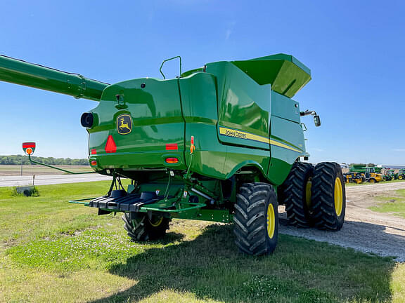 Image of John Deere S780 equipment image 4