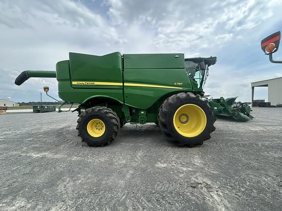 Image of John Deere S780 equipment image 1