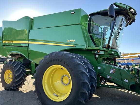 Image of John Deere S780 Primary image