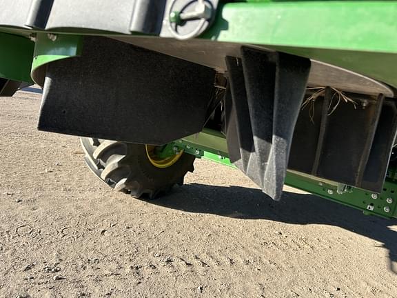 Image of John Deere S780 equipment image 2