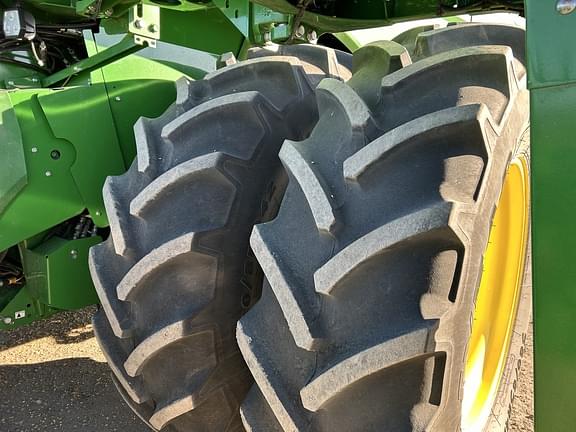 Image of John Deere S780 equipment image 1