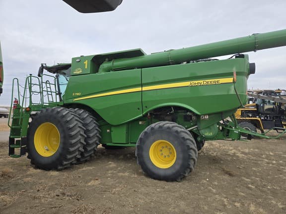 Image of John Deere S780 equipment image 3