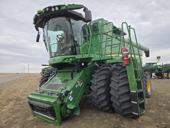 Image of John Deere S780 equipment image 2