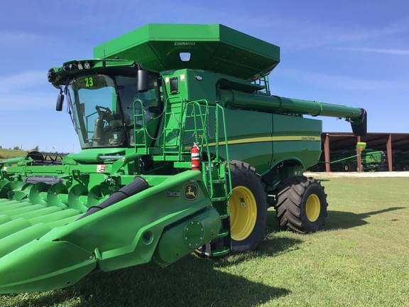 Image of John Deere S780 equipment image 1