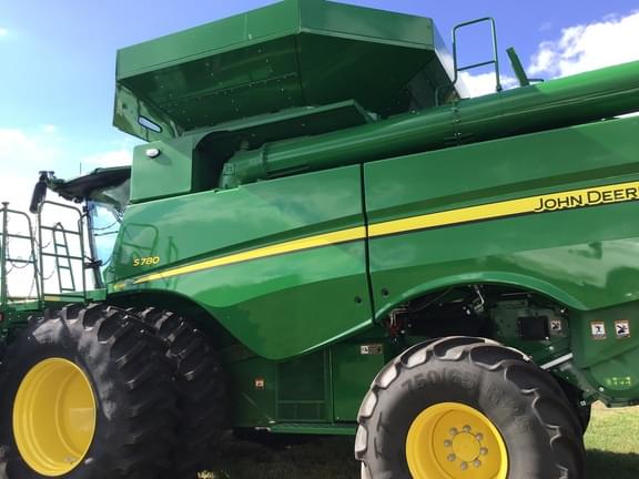 Image of John Deere S780 equipment image 4