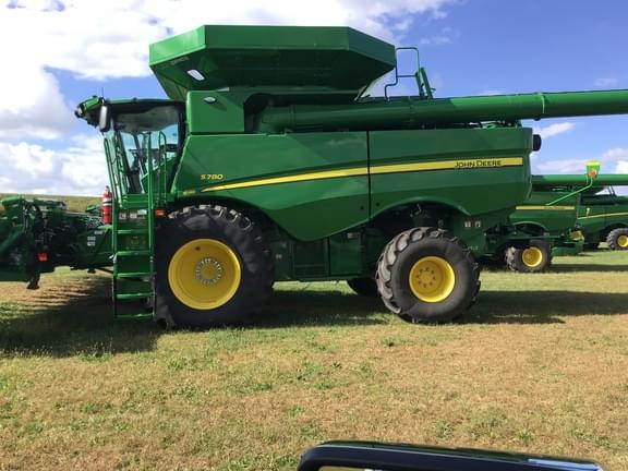Image of John Deere S780 equipment image 2