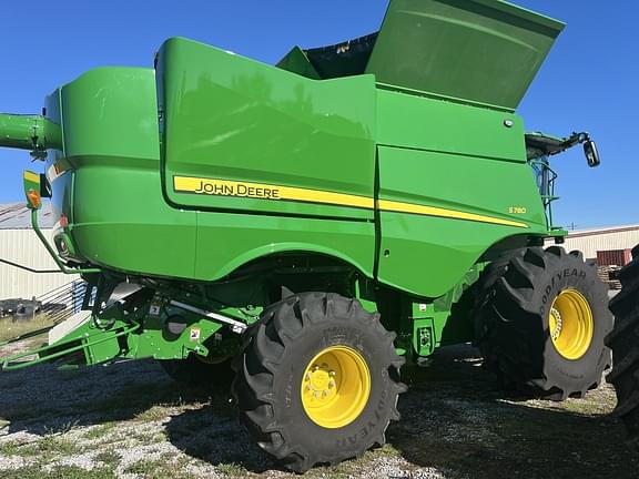 Image of John Deere S780 equipment image 1