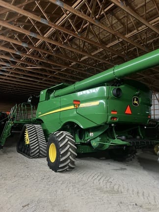2023 John Deere S780 Equipment Image0