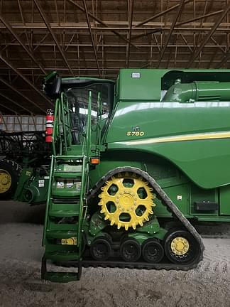 Image of John Deere S780 equipment image 1