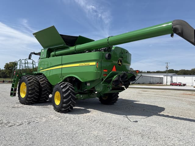 Image of John Deere S780 equipment image 4