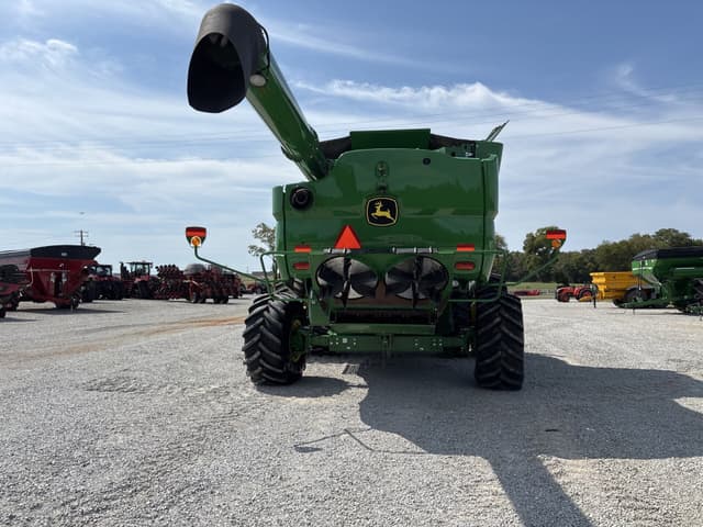 Image of John Deere S780 equipment image 3