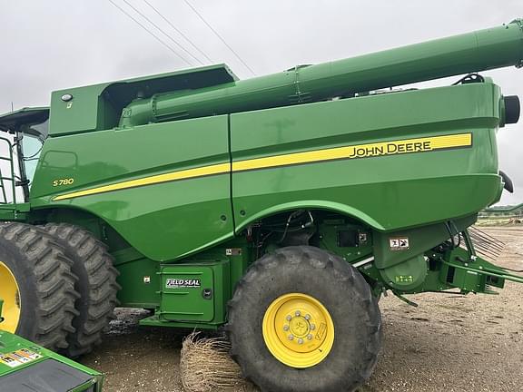 Image of John Deere S780 equipment image 3